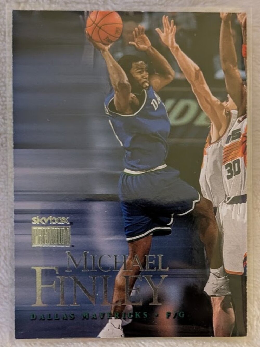 1999 Sky Box Premium MICHAEL FINLEY #27